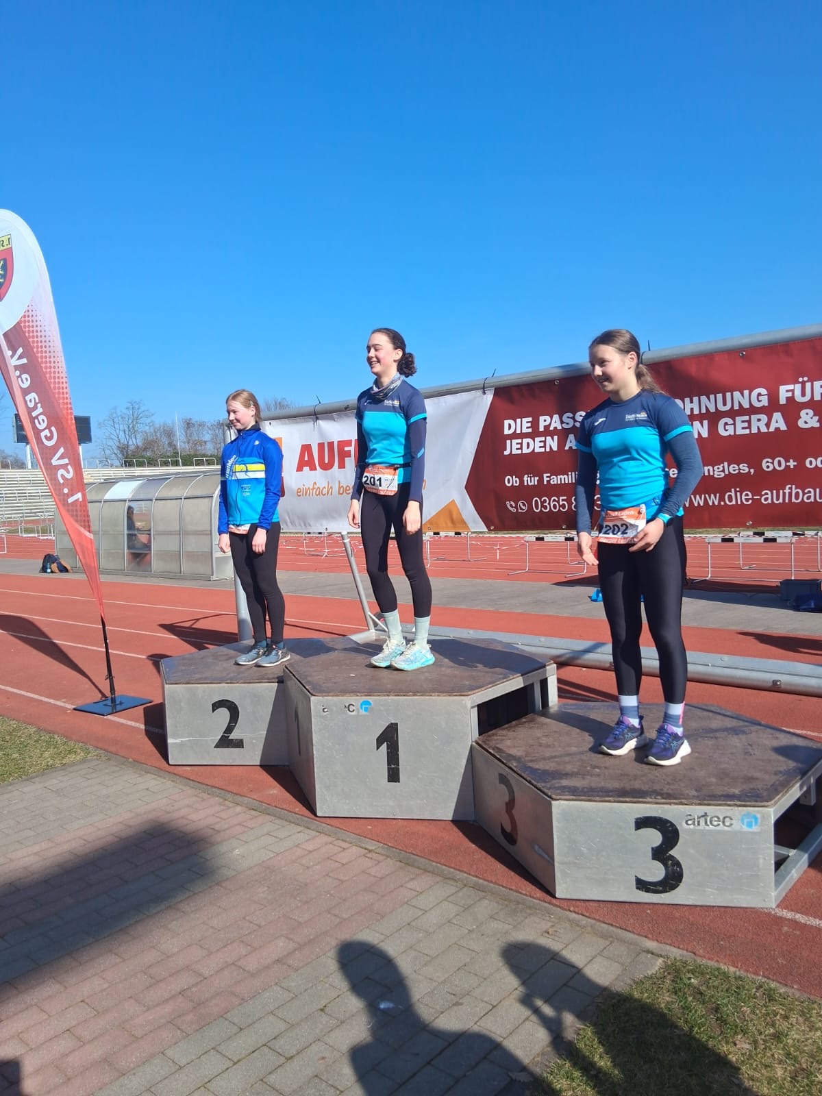 Das Mädels Podest ist voll von Uns besetzt