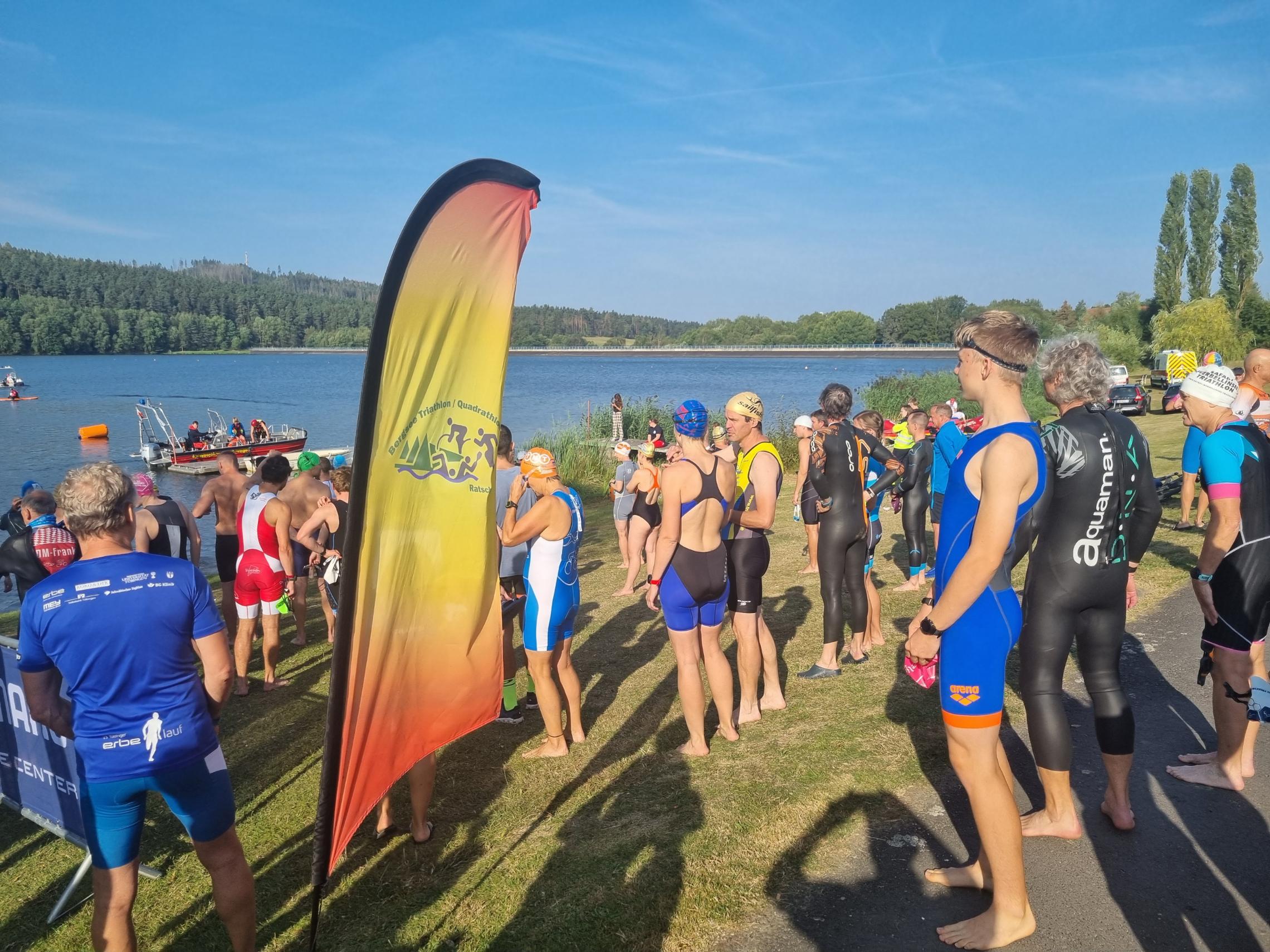 Der Himmel klart auf am Bergsee Ratscher